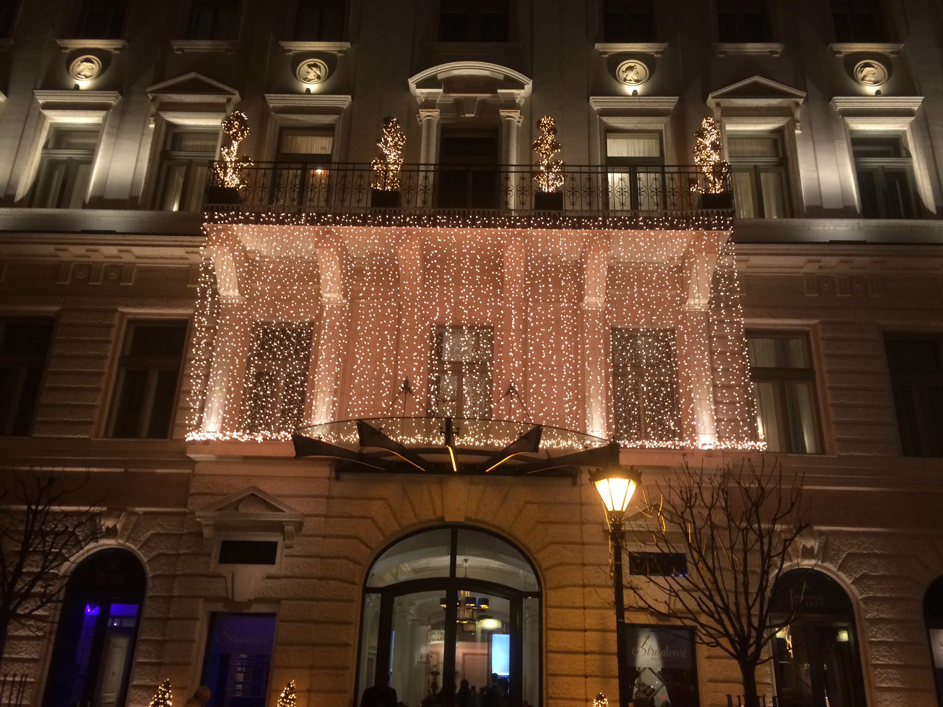 LED závěs, teplá bílá 2m x 1,5m (456 LED)