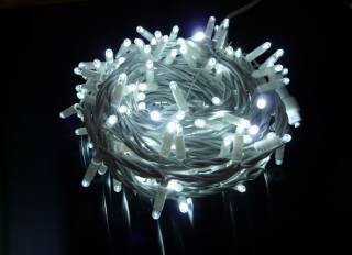 LED řeťez bílá, studená bílá LED 12m (180 LED)